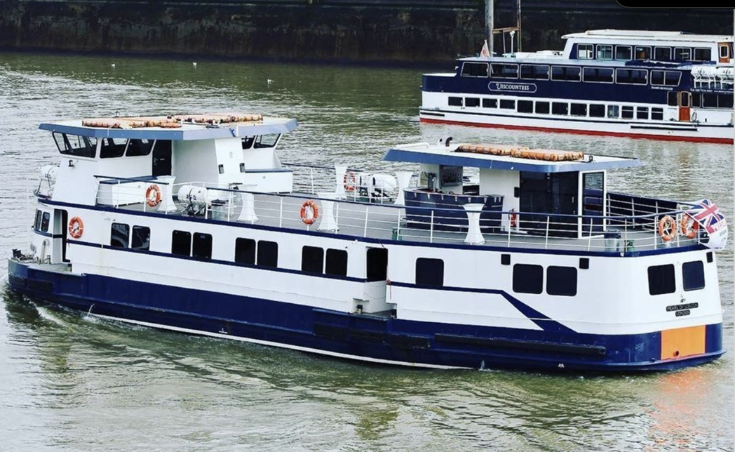 Cruising the Thames
